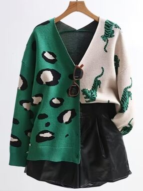 Colorblock Green and Cream Tiger-Print V-Neck Sweater